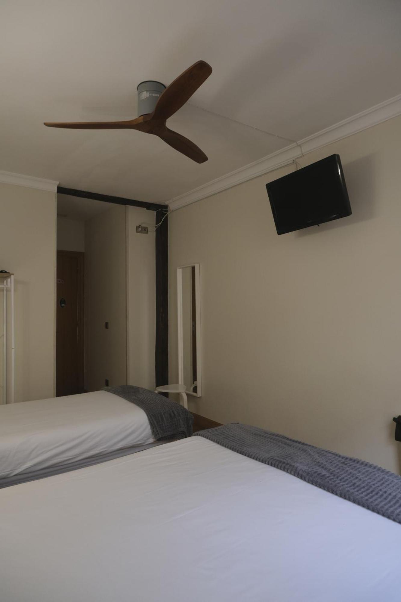 Pension Artea Сан-Себастьян Экстерьер фото